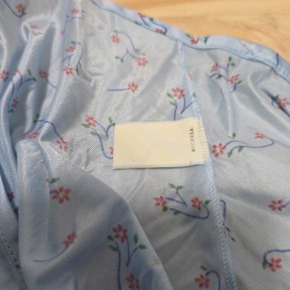 Vintage Vassarette Nightgown Long Maxi Light Blue Floral Nylon Size S - Picture 9 of 9